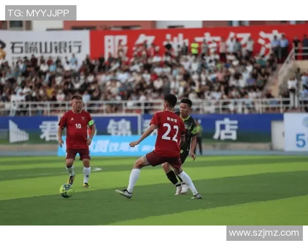 大脸足球球星逆袭绿茵赛场展现独特魅力引发球迷热烈讨论 大脸足球球星逆袭绿茵赛场展现独特魅力引发球迷热烈讨论